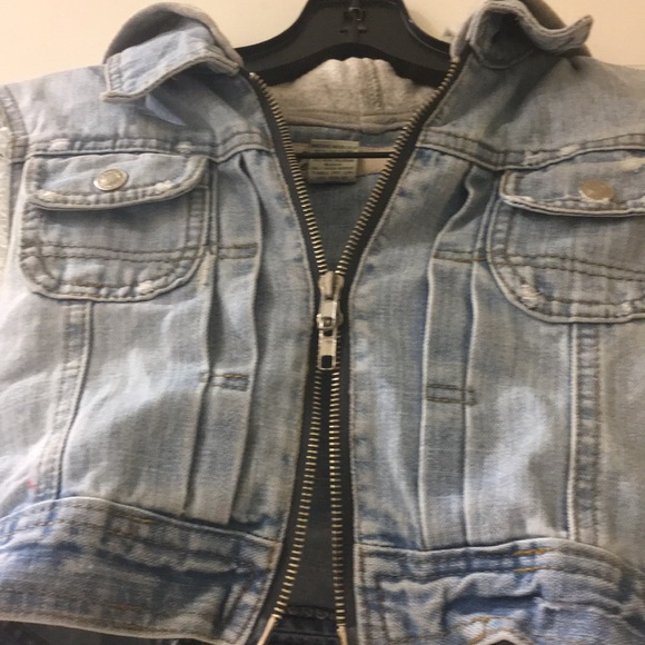 HOODED DENIM VEST - Picture 4 of 7